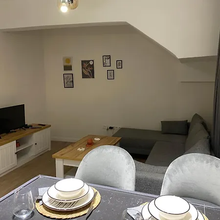 Modern 2 Bedroom Flat In Cihangir *